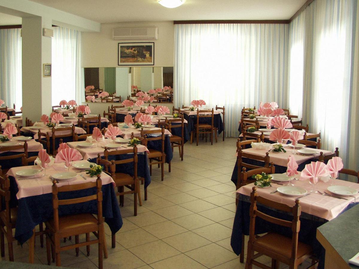 Hotel Trinidad Rimini Zewnętrze zdjęcie