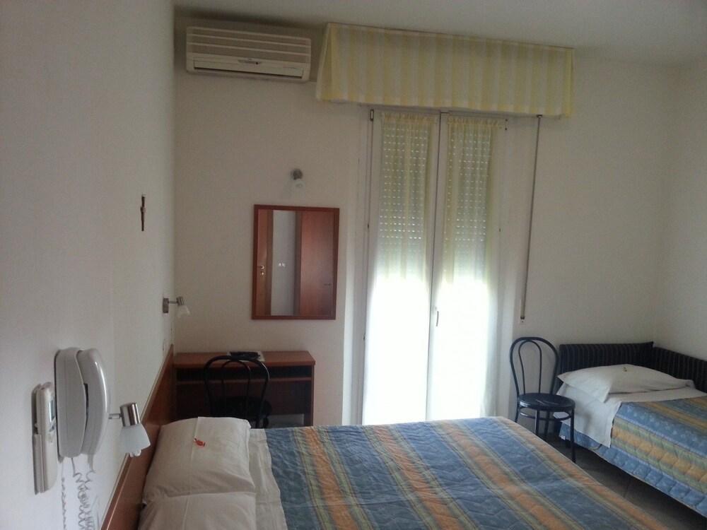 Hotel Trinidad Rimini Zewnętrze zdjęcie